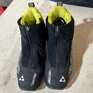 Fischer cross country boots for NNN bindings